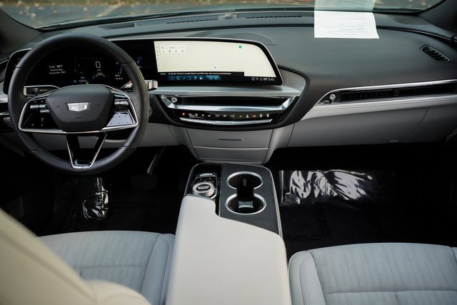 Used 2024 Cadillac Lyriq Luxury image 18