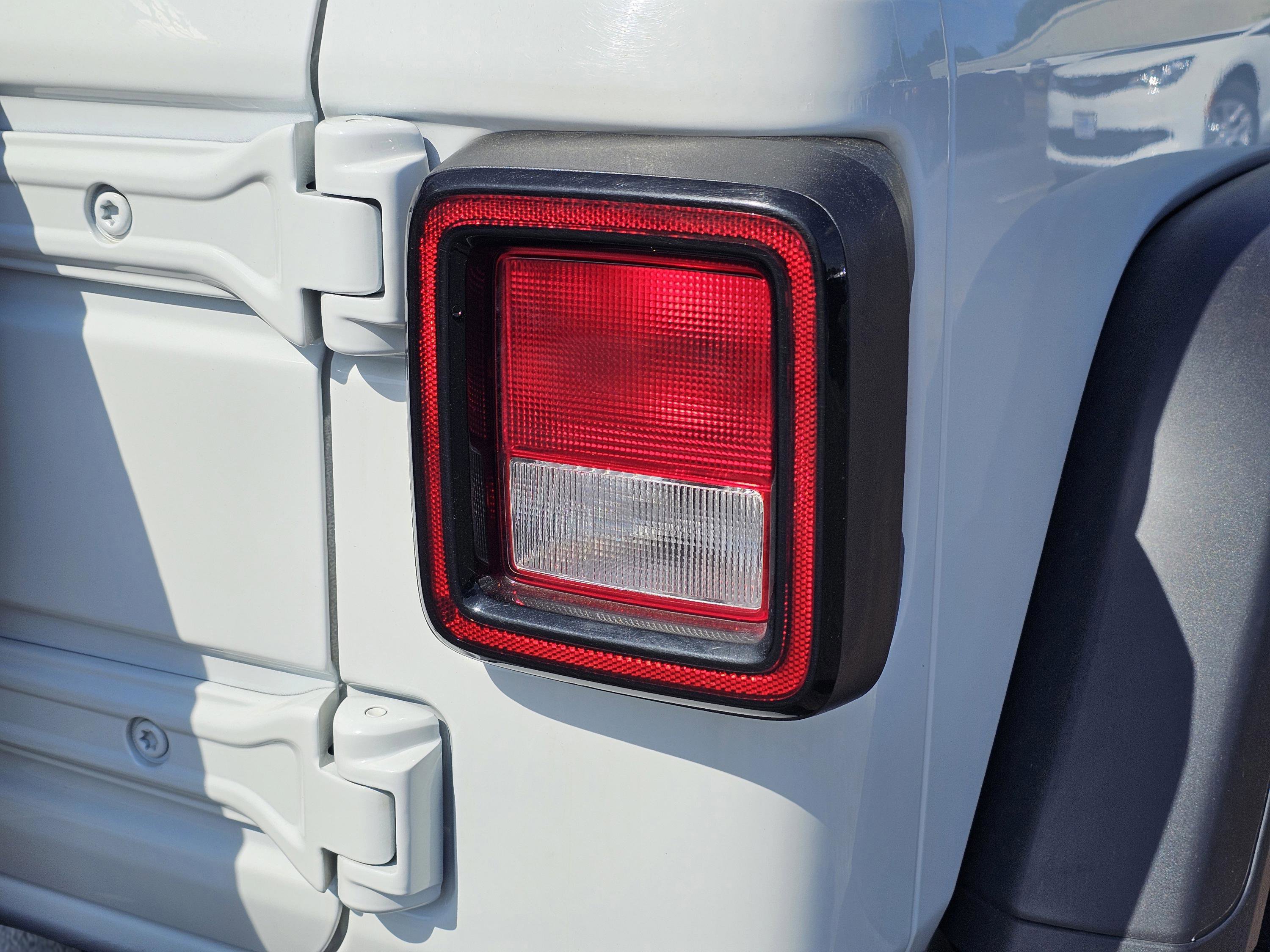 Used 2023 Jeep Wrangler Unlimited Rubicon image 26