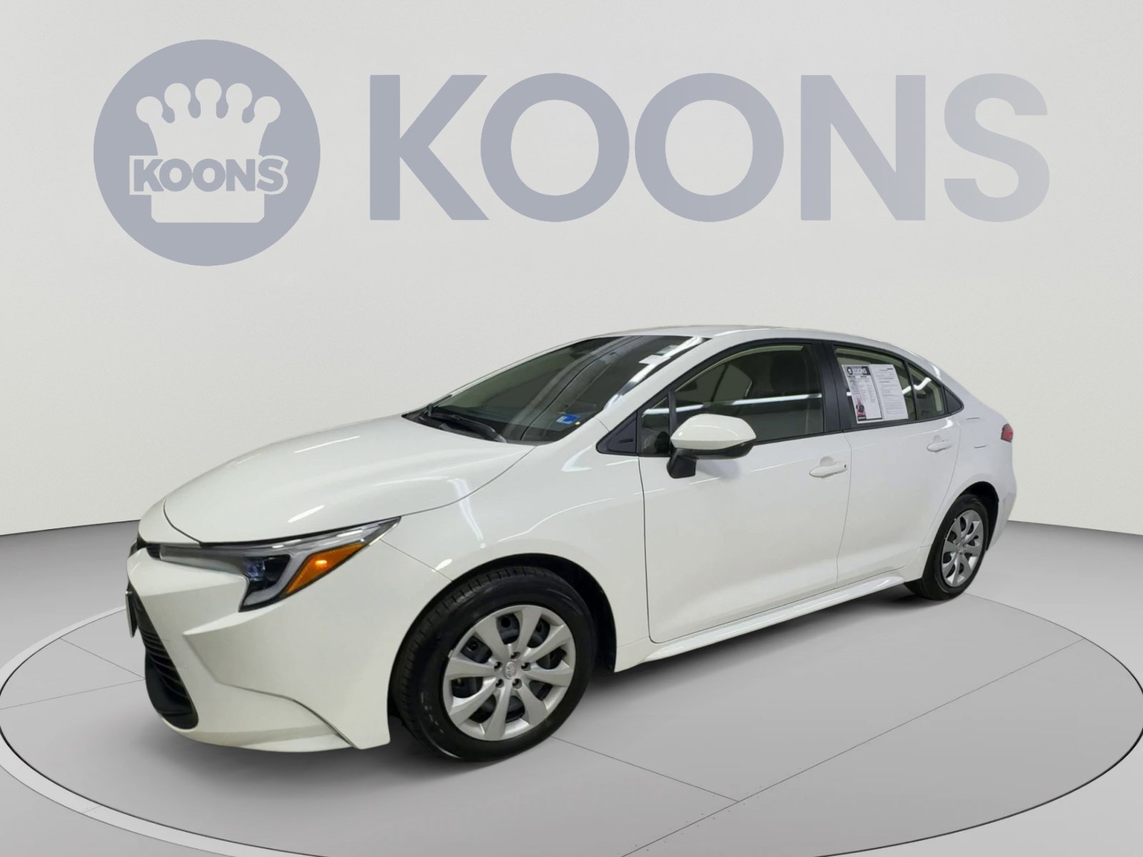 Used 2026 Toyota Corolla LE FWD image 5