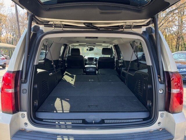 Used 2016 Chevrolet Suburban LT RWD image 15