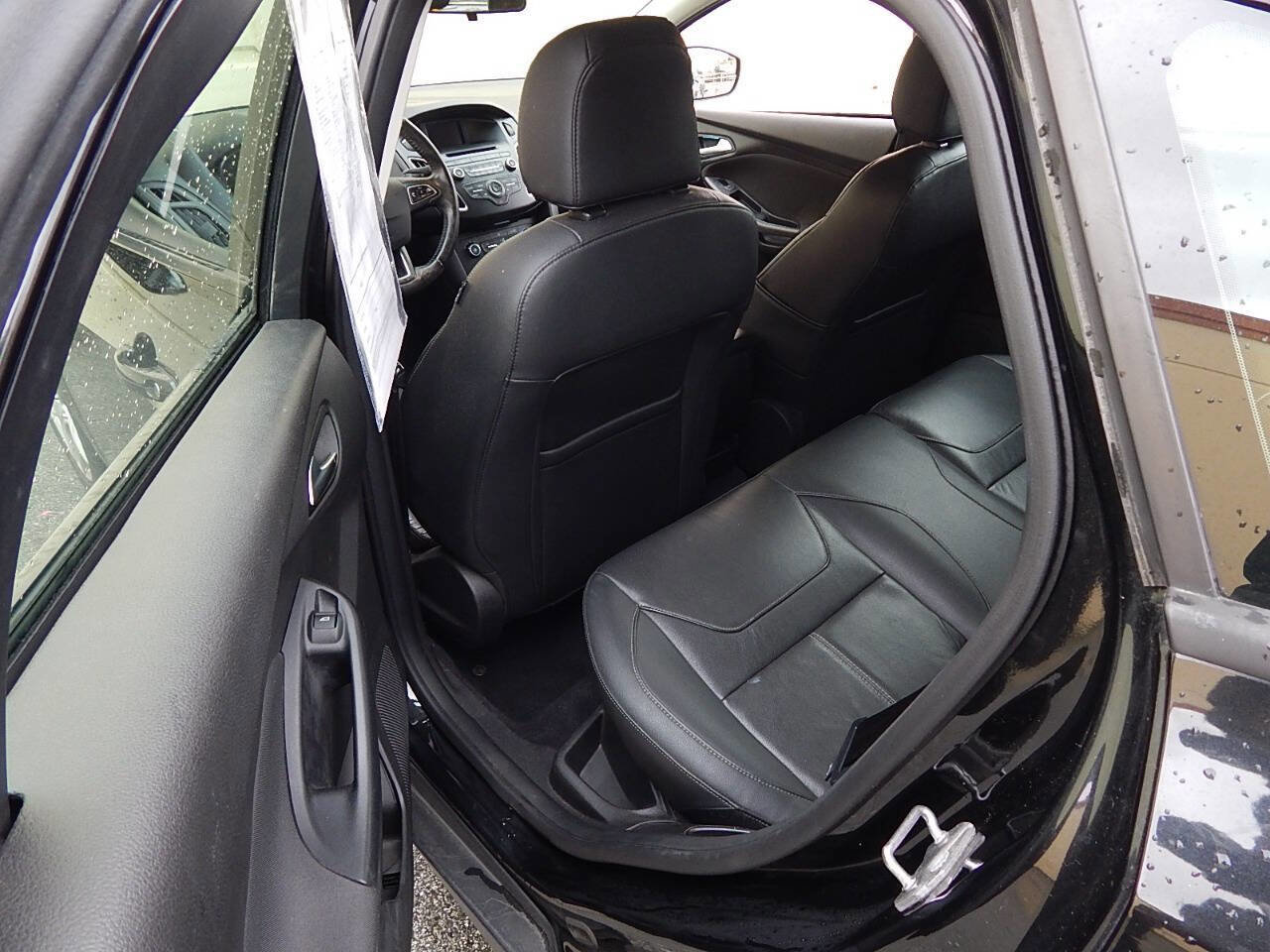 Used 2015 Ford Focus SE w/ Equipment Group 201A image 15