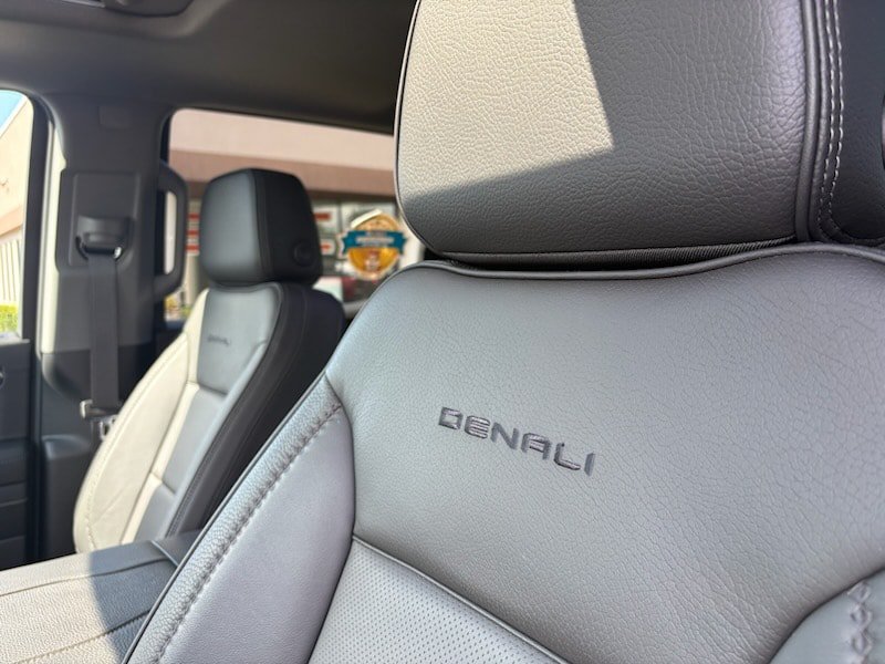 Used 2024 GMC Sierra 1500 Denali w/ Denali Reserve Package AWD/4WD image 12
