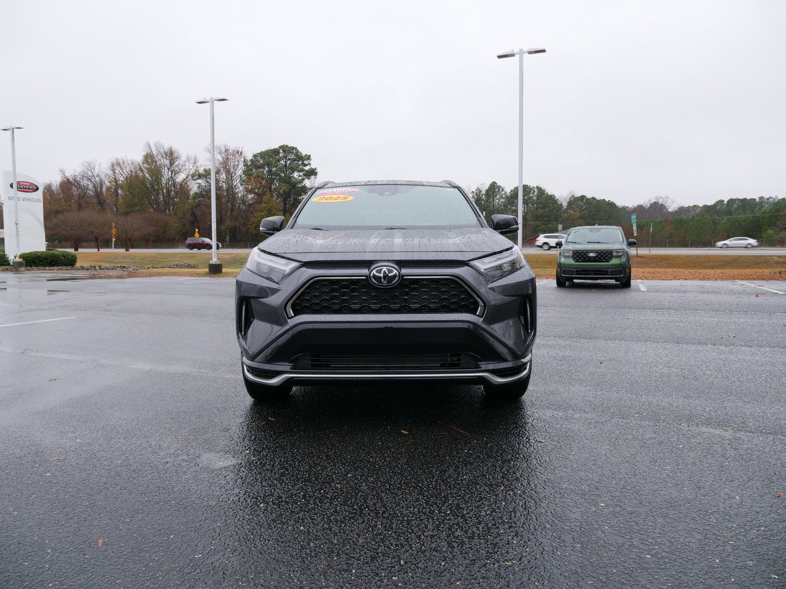 Used 2025 Toyota RAV4 XSE image 9