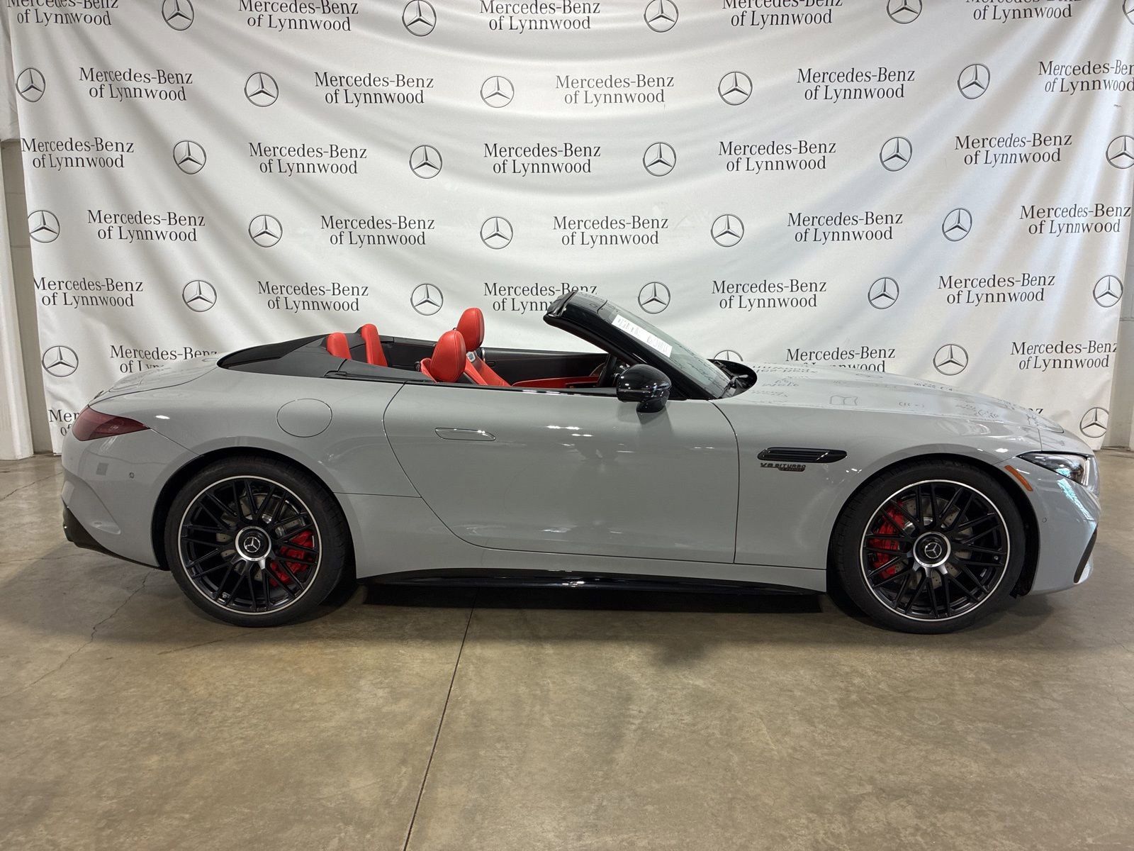 Used 2024 Mercedes-Benz SL 55 AMG 4MATIC image 34