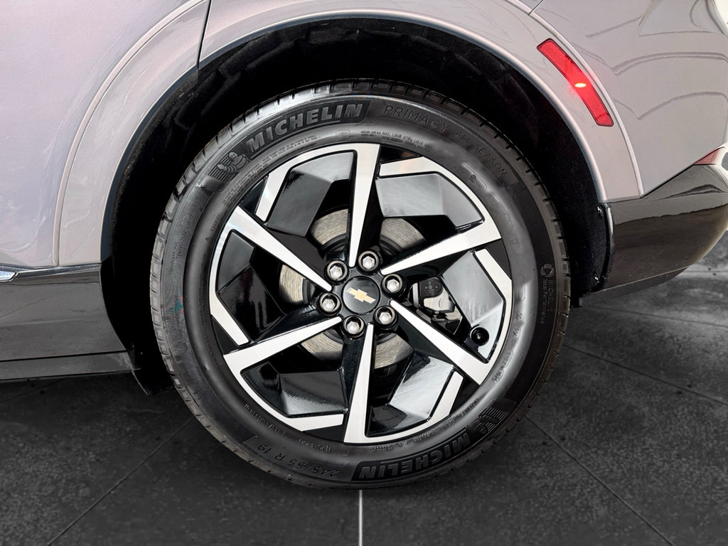Used 2024 Chevrolet Equinox EV LT FWD image 31