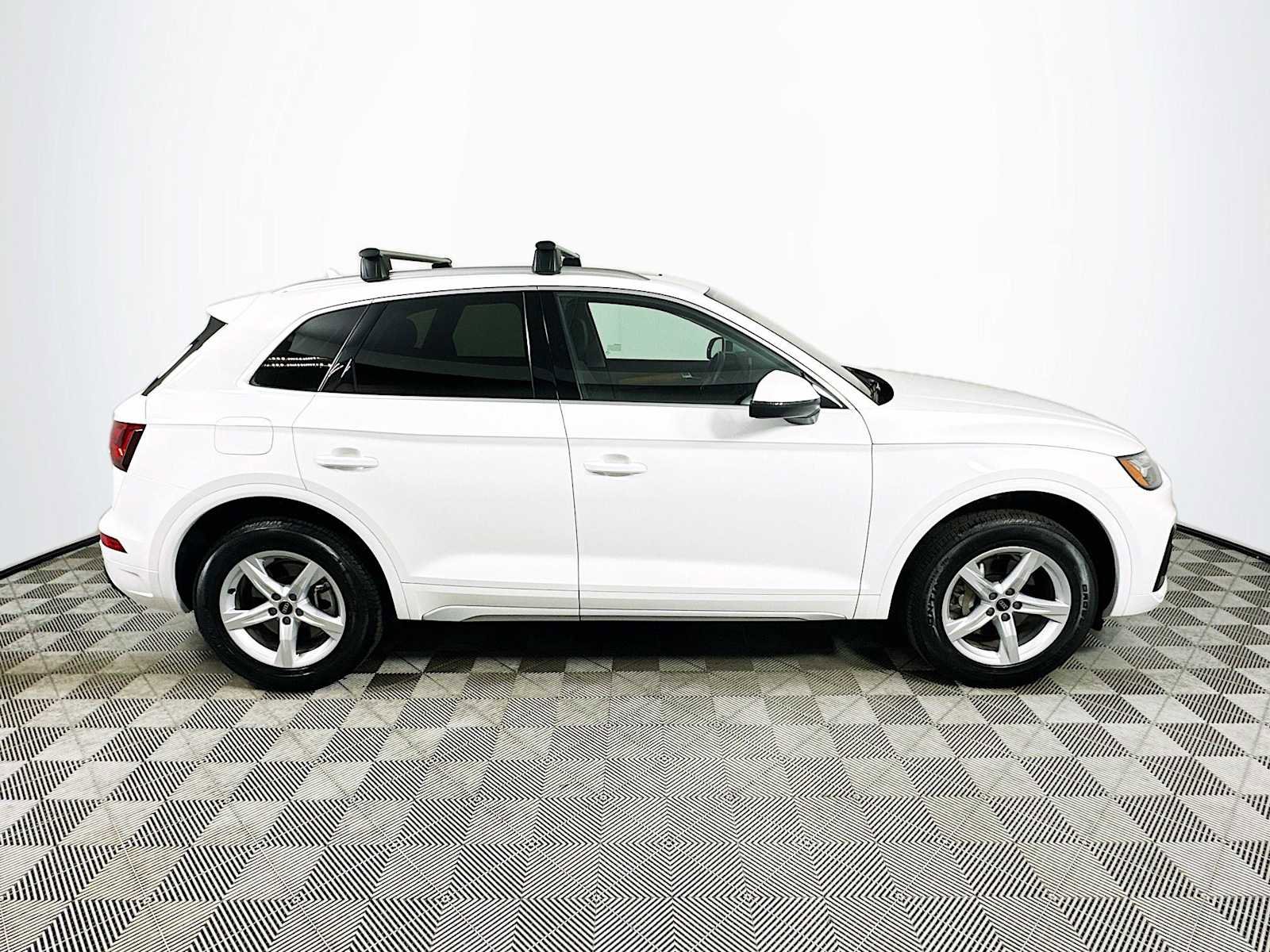 Certified 2023 Audi Q5 2.0T Premium w/ Convenience Package image 8