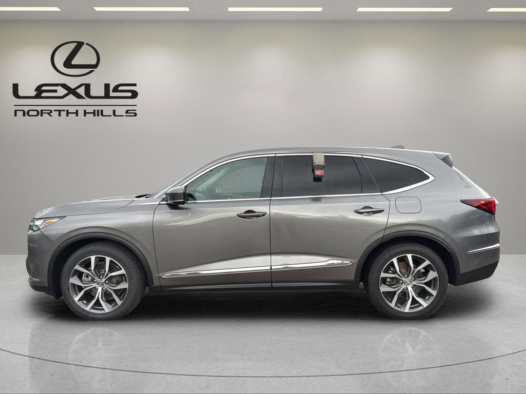 Used 2023 Acura MDX SH-AWD w/ Technology Package image 9