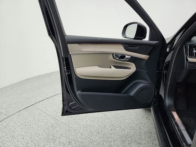 New 2026 Volvo XC90 T8 Plus w/ Protection Package Premier image 23