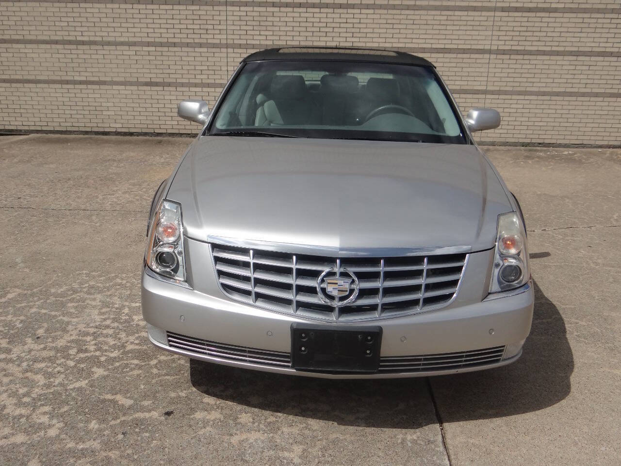 Used 2007 Cadillac DTS Luxury I w/ Sun And Sound Package FWD image 12