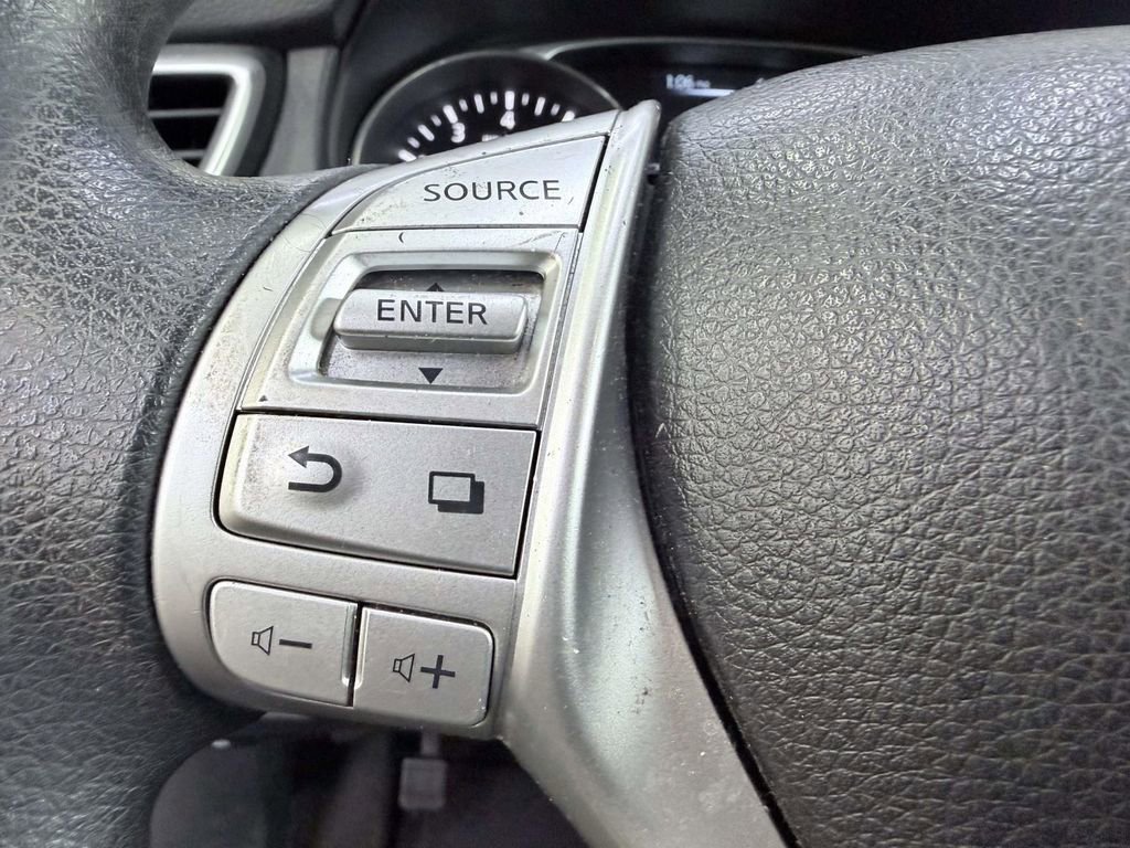 Used 2015 Nissan Rogue SV AWD/4WD image 21