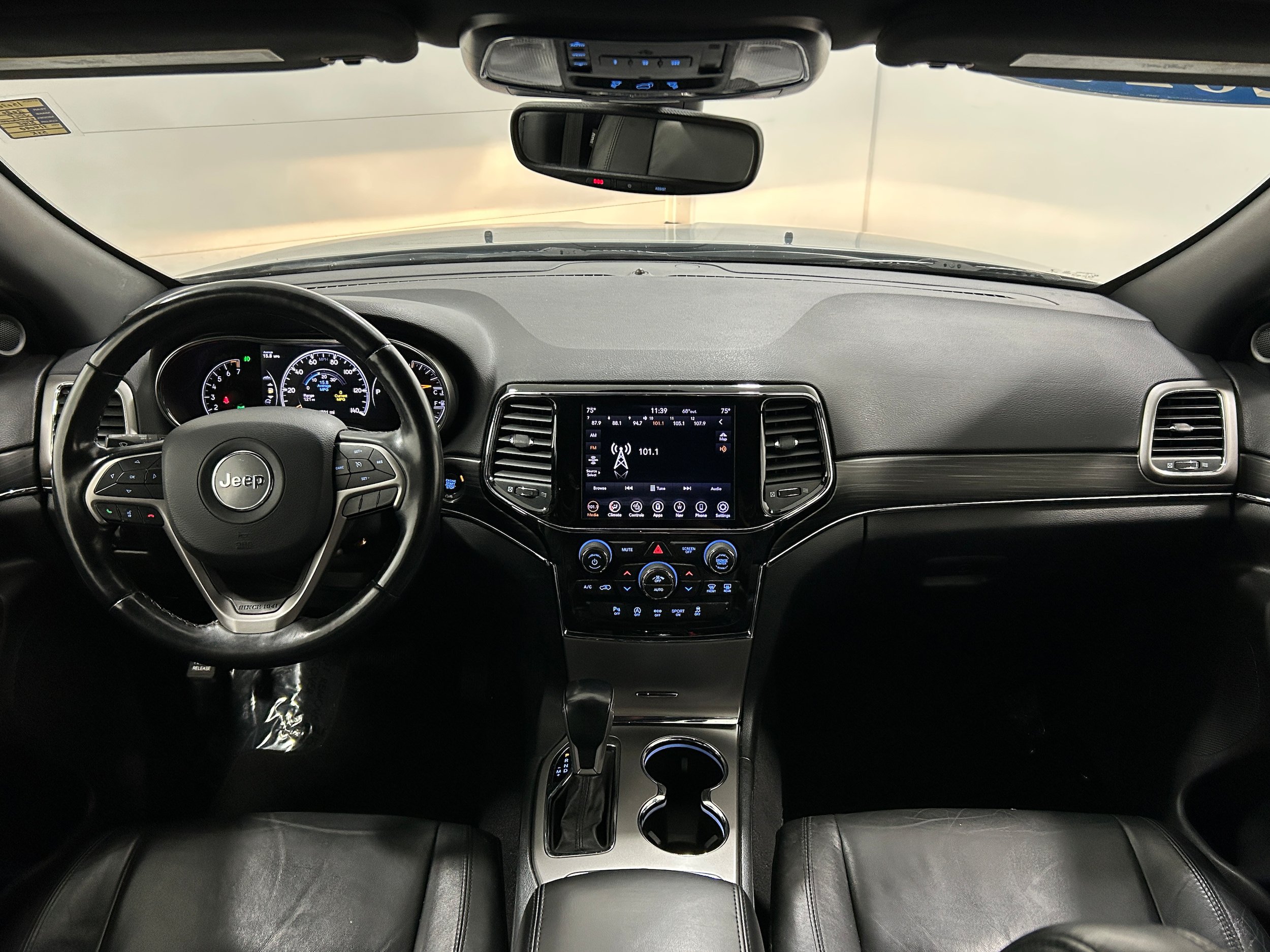 Used 2020 Jeep Grand Cherokee Limited AWD/4WD image 16