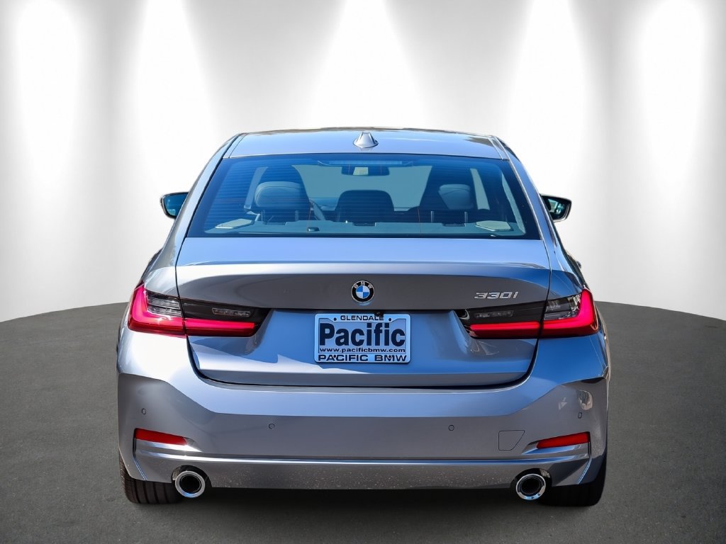 New 2026 BMW 330i Sedan w/ Convenience Package RWD image 5