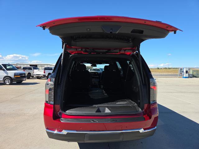 New 2026 Chevrolet Suburban LT image 5