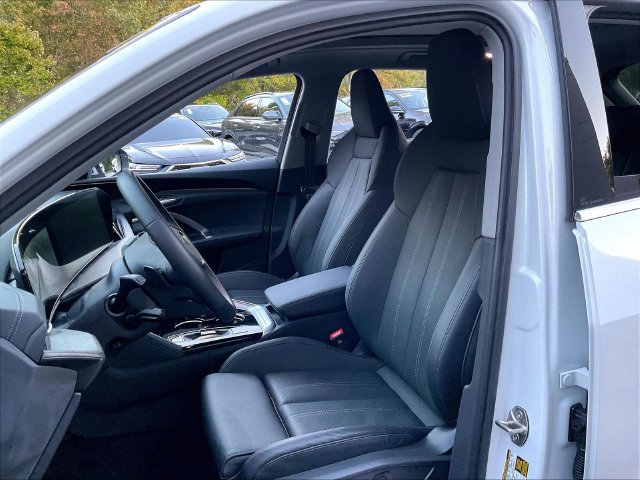 Used 2025 Audi Q5 Premium Plus w/ Premium Plus AWD/4WD image 5