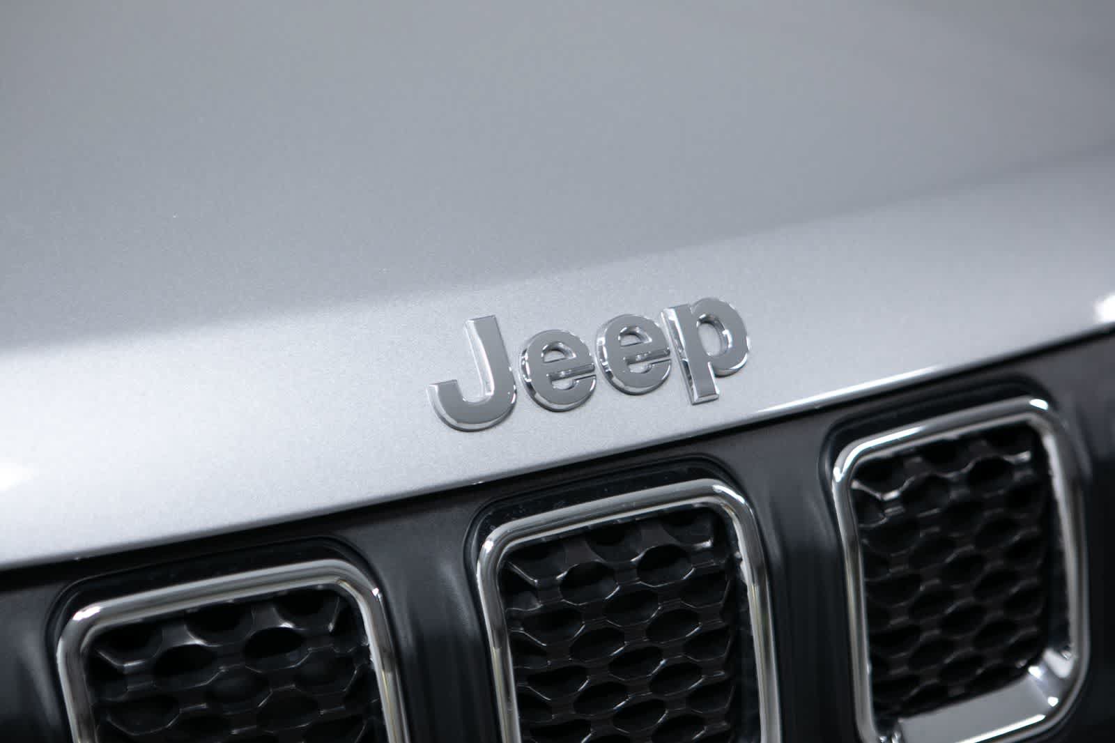 Used 2023 Jeep Compass Latitude AWD/4WD image 17
