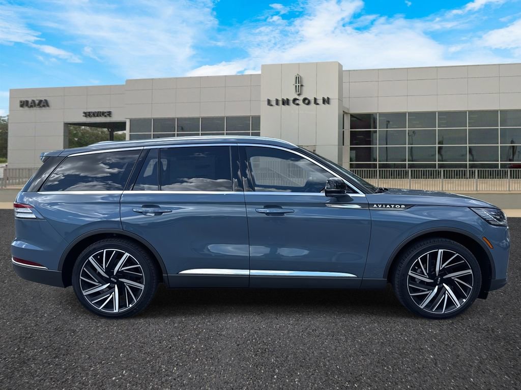 New 2025 Lincoln Aviator Reserve image 2