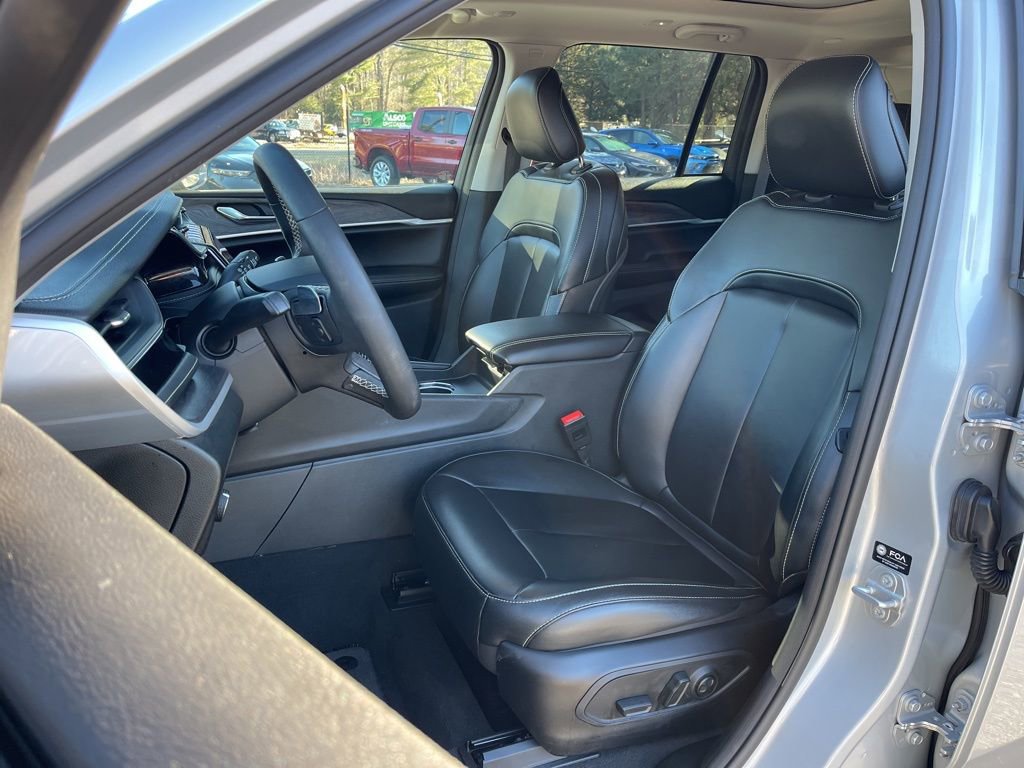 Used 2024 Jeep Grand Cherokee Limited 4xe image 20