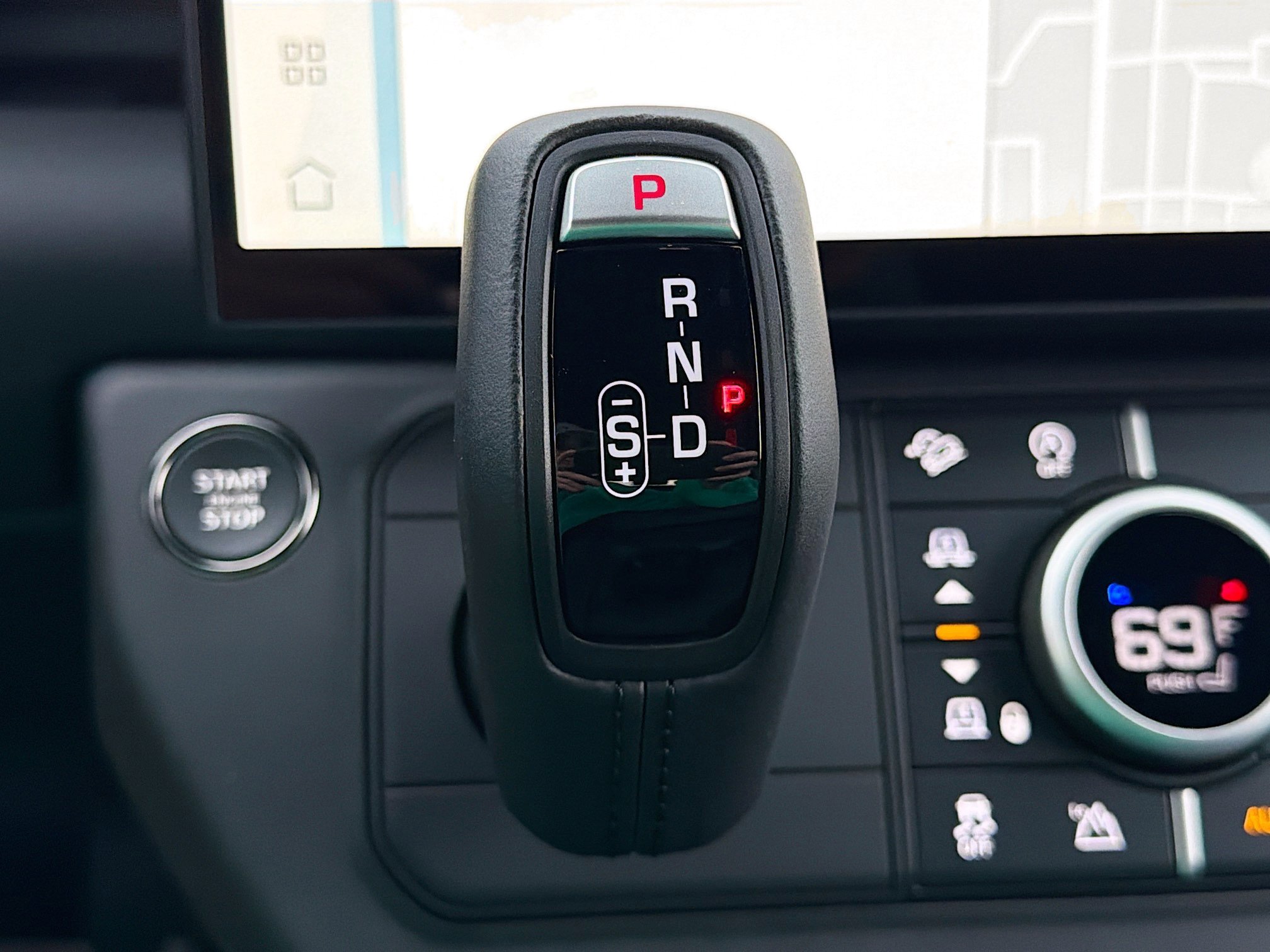 New 2026 Land Rover Defender 110 Trophy Edition AWD/4WD image 28