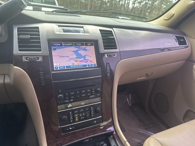 Used 2014 Cadillac Escalade Premium image 18