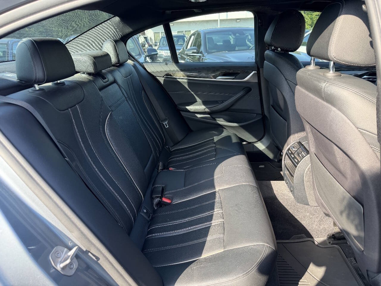 Used 2018 BMW 530e RWD image 15