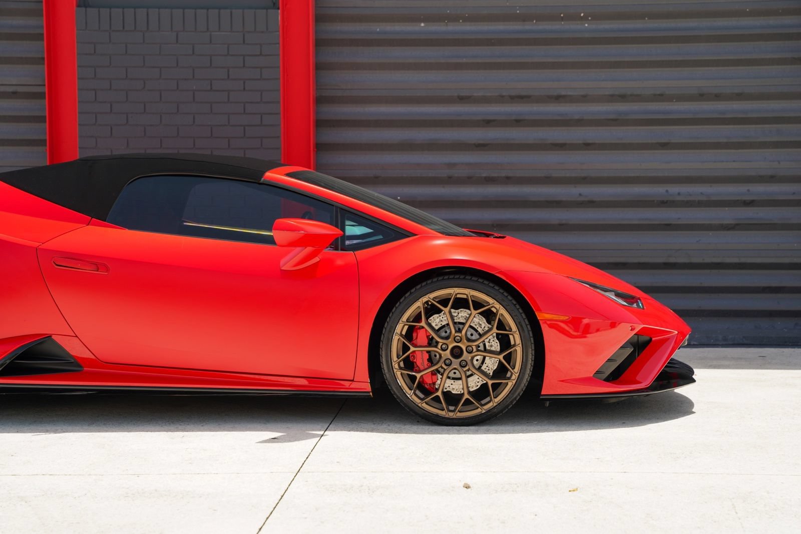 Used 2022 Lamborghini Huracan EVO RWD image 18