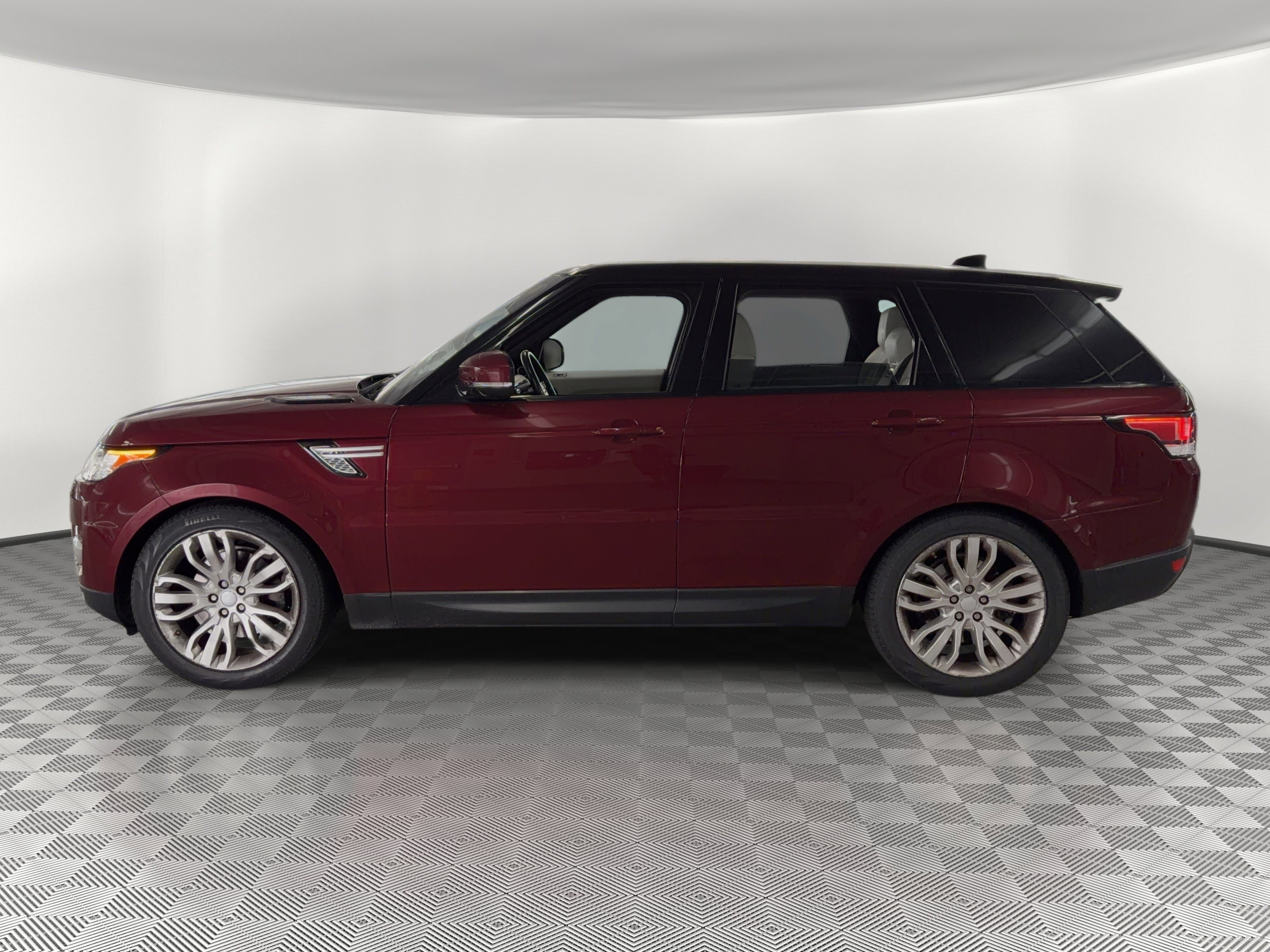 Used 2017 Land Rover Range Rover Sport HSE AWD/4WD image 2