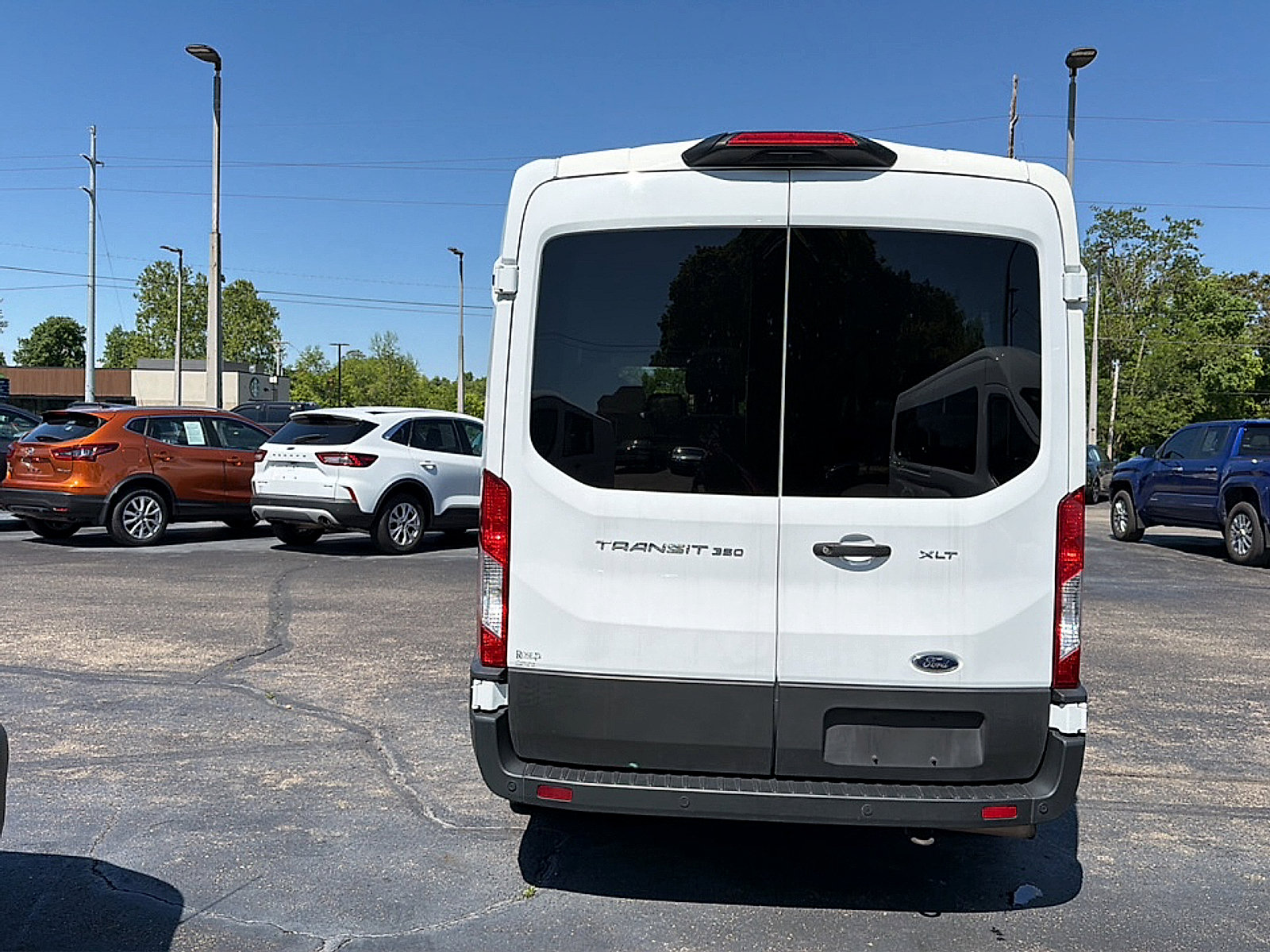 Used 2023 Ford Transit 350 XLT RWD image 6