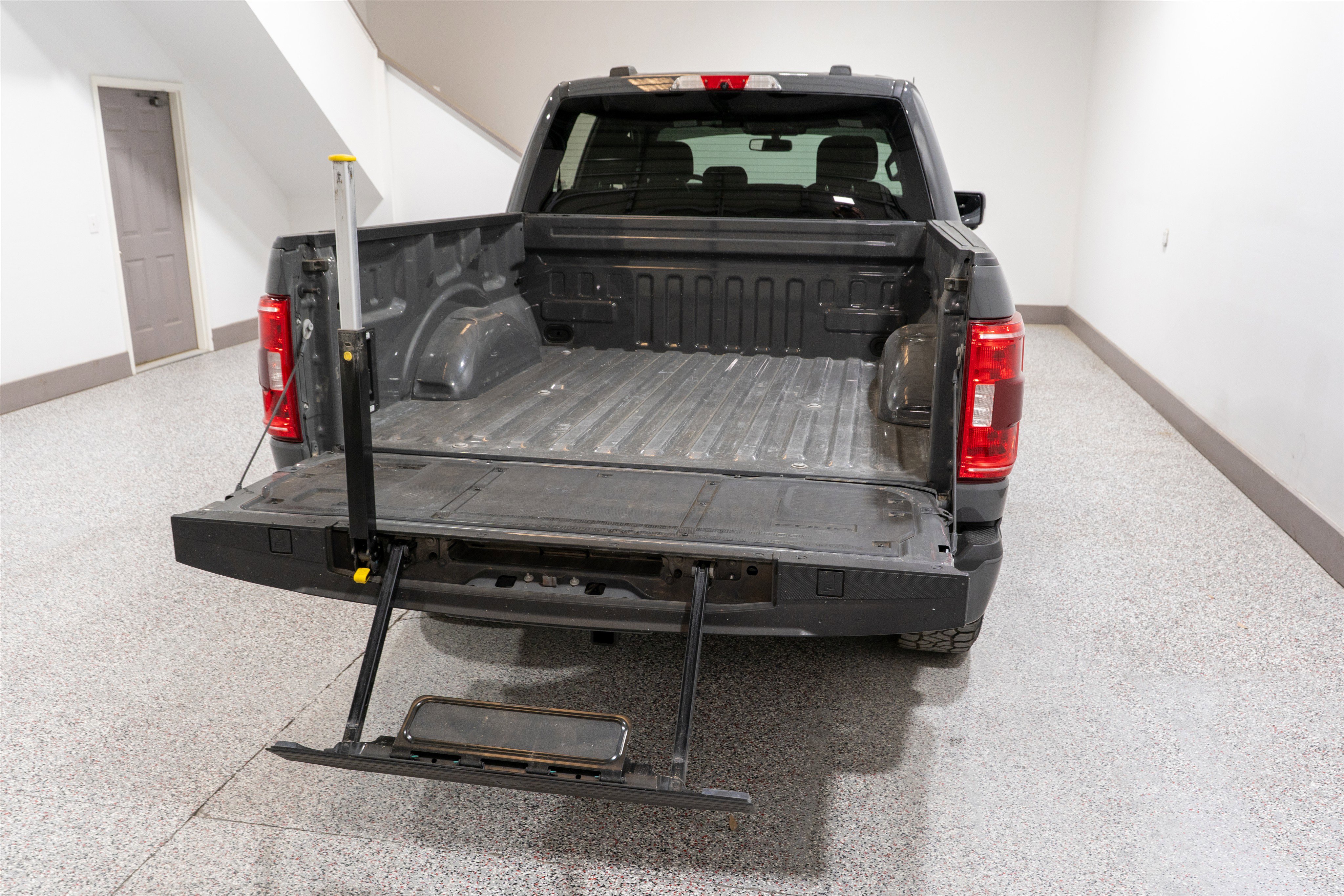 Used 2021 Ford F150 XLT w/ Equipment Group 302A High image 9