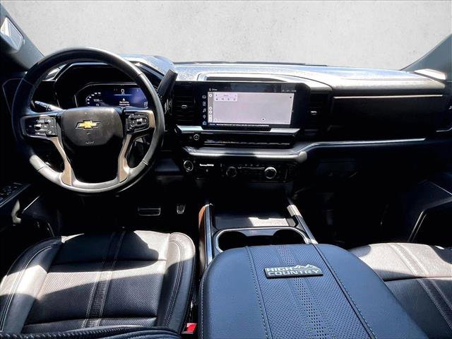 Used 2024 Chevrolet Silverado 2500 High Country w/ Technology Package AWD/4WD image 16