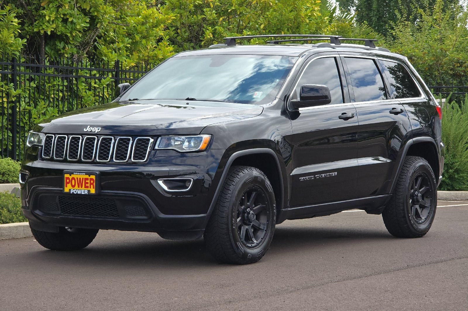 Used 2018 Jeep Grand Cherokee Laredo AWD/4WD image 8
