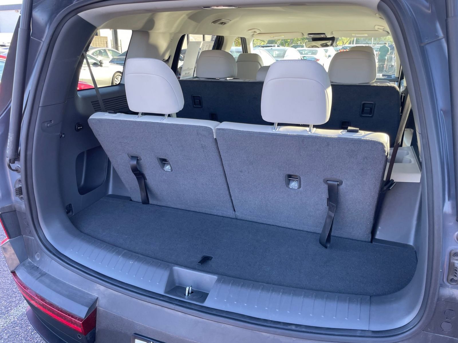Used 2025 Hyundai Santa Fe SEL FWD image 36