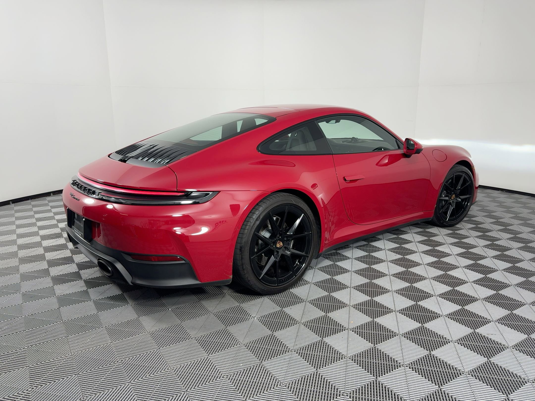 Used 2025 Porsche 911 Carrera RWD image 8