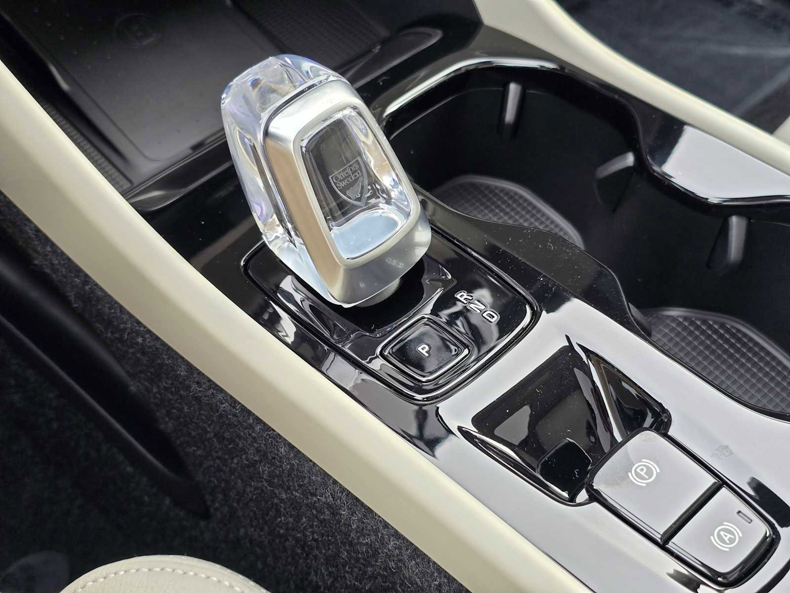 New 2026 Volvo XC40 B5 Plus w/ Protection Package Premier image 34