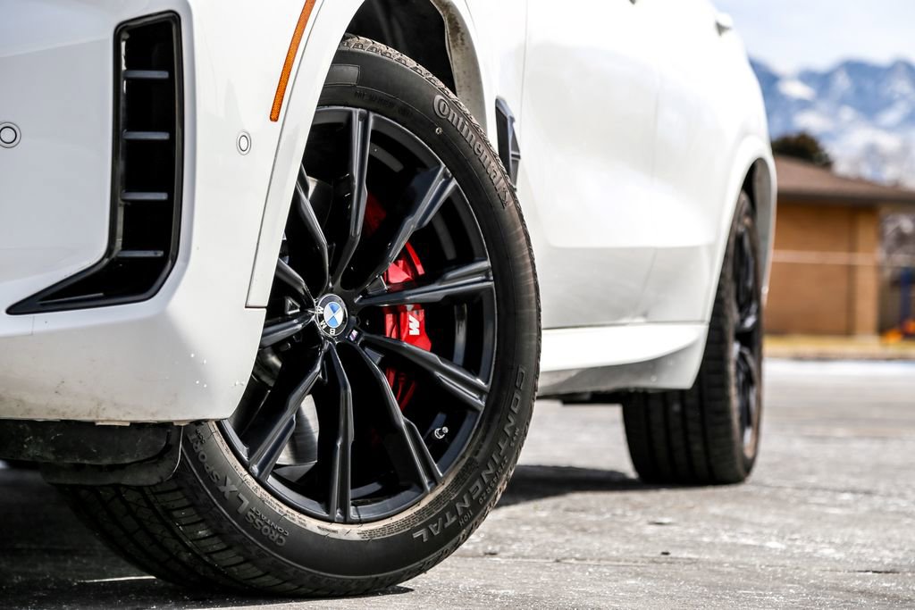 Used 2025 BMW X5 M60i w/ Executive Package image 10