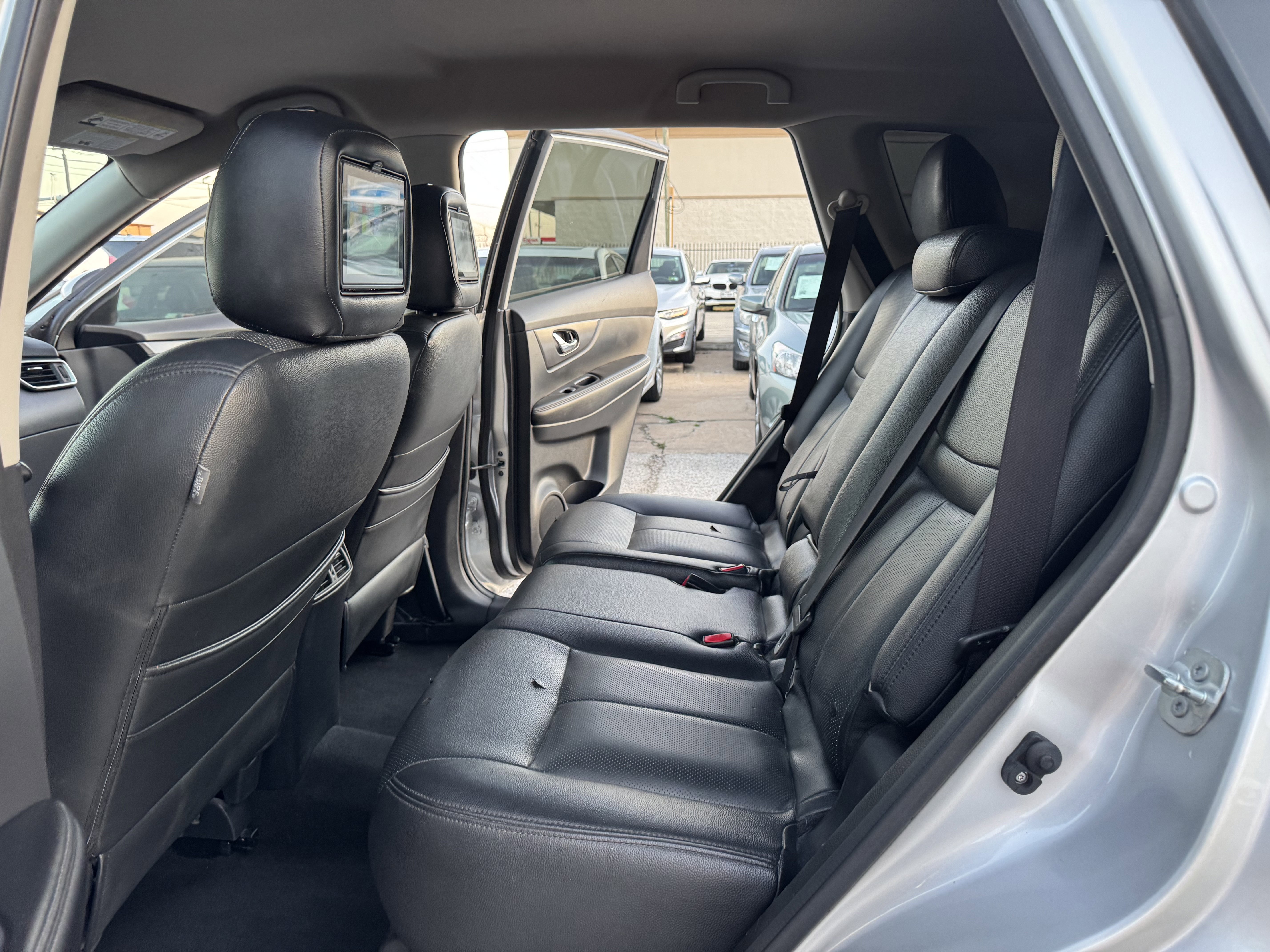 Used 2015 Nissan Rogue S image 13