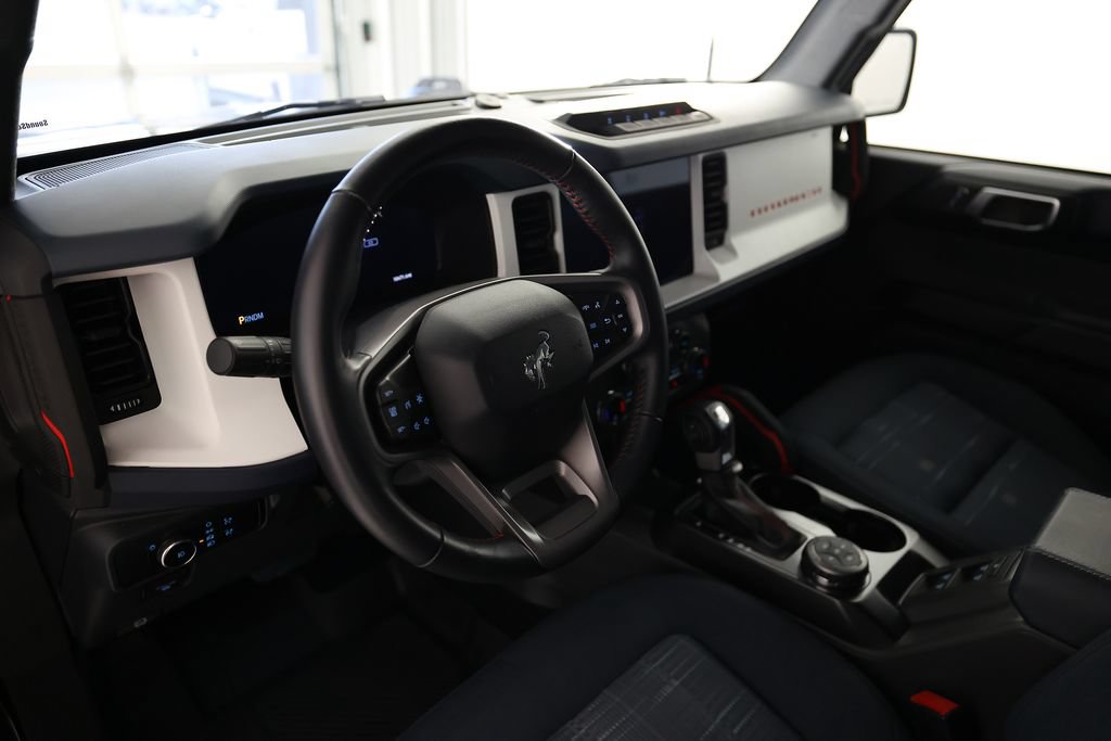 Used 2025 Ford Bronco Heritage Edition AWD/4WD image 16