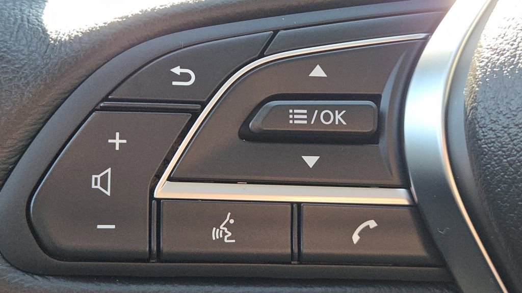 Used 2023 INFINITI Q50 Luxe image 10