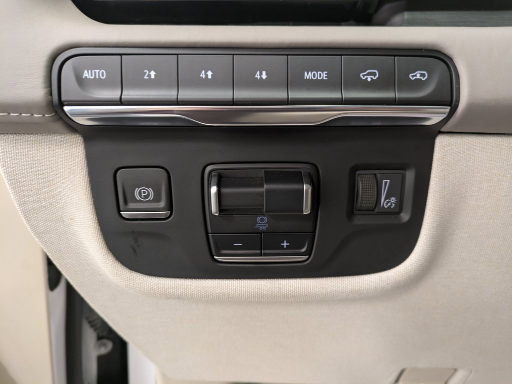 Used 2022 Cadillac Escalade Premium Luxury Platinum image 18