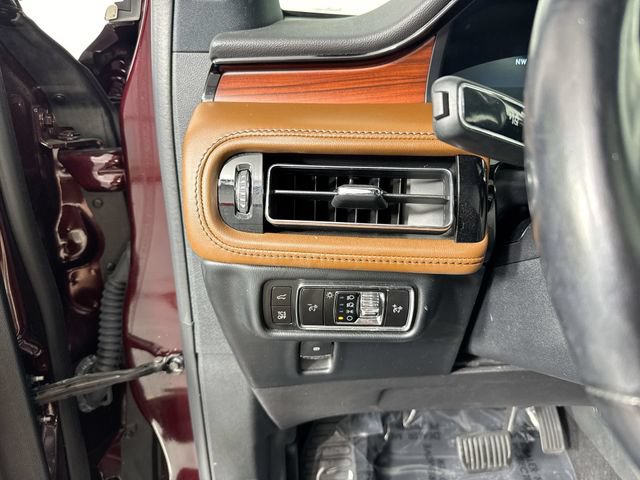 Used 2023 Lincoln Nautilus Reserve AWD/4WD image 14