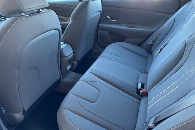 Certified 2025 Hyundai Elantra Hybrid FWD image 15