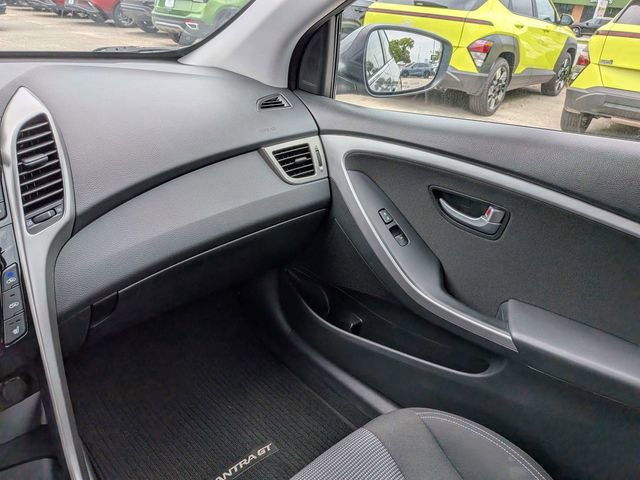 Used 2016 Hyundai Elantra GT FWD image 17