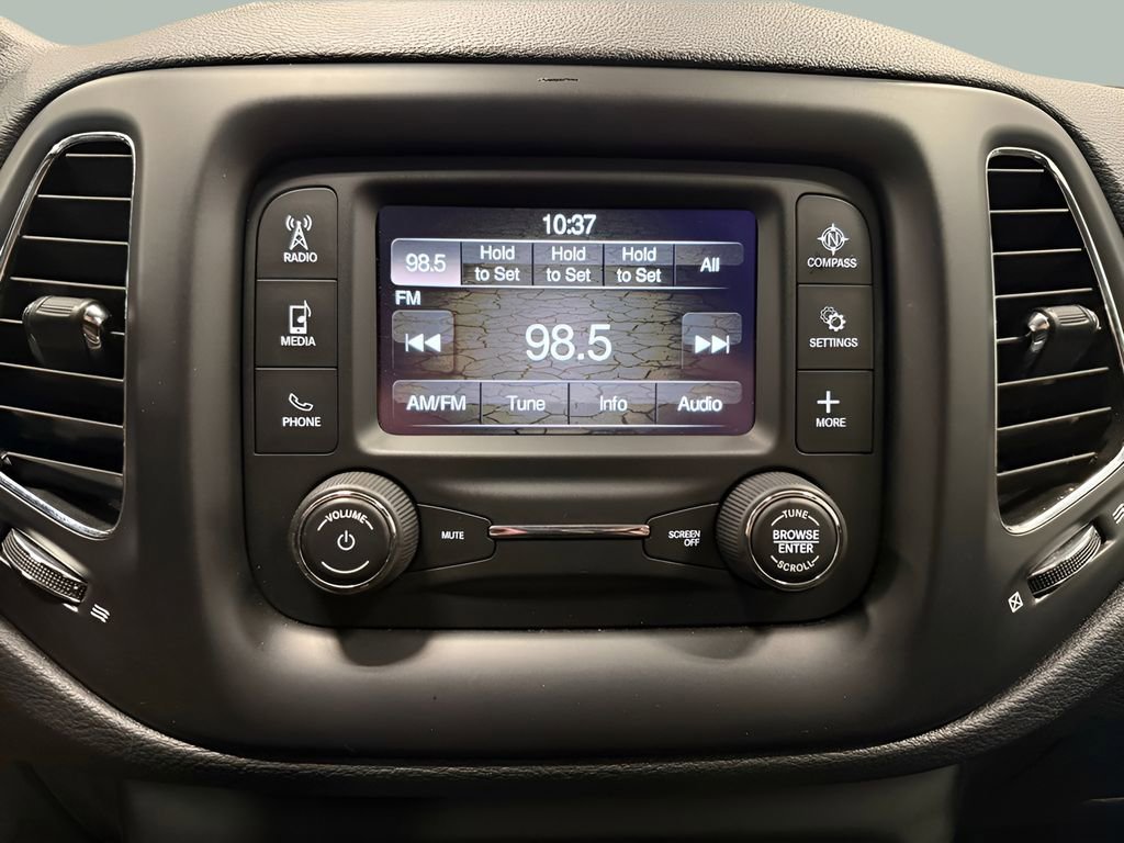 Used 2018 Jeep Compass Latitude w/ Safe & Security Group AWD/4WD image 23