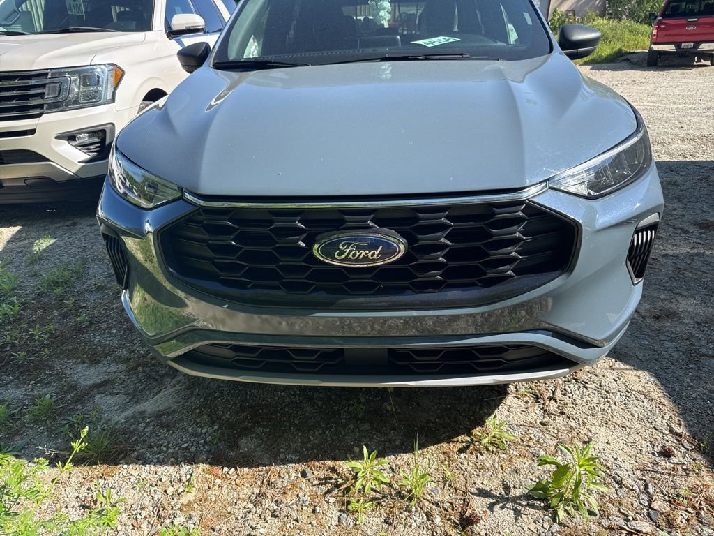 Used 2023 Ford Escape ST-Line FWD image 1