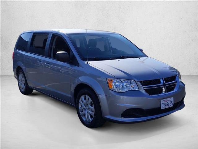 Used 2018 Dodge Grand Caravan SE w/ UConnect Hands-Free Group FWD image 3