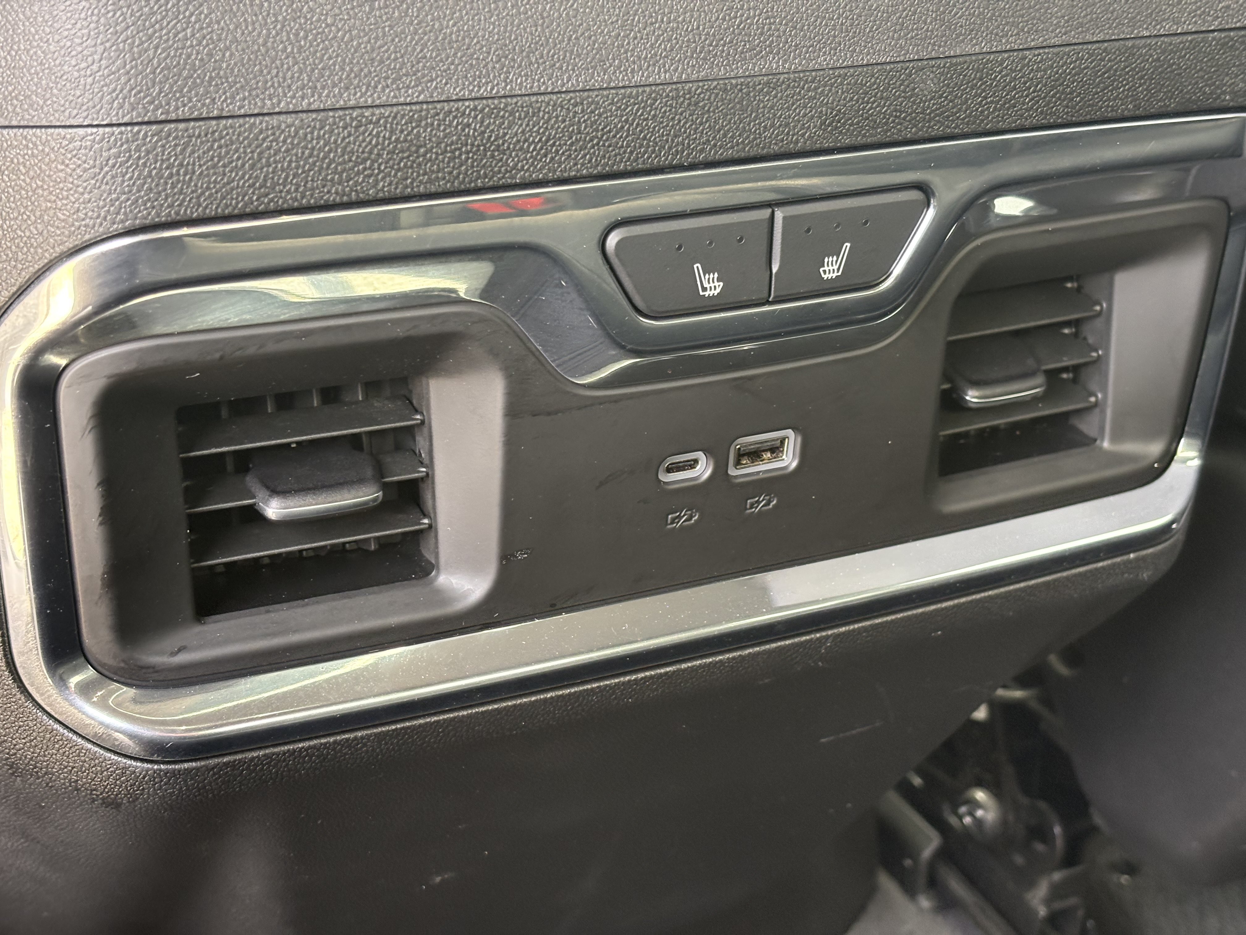 Used 2024 GMC Sierra 1500 Denali w/ Technology Package AWD/4WD image 12