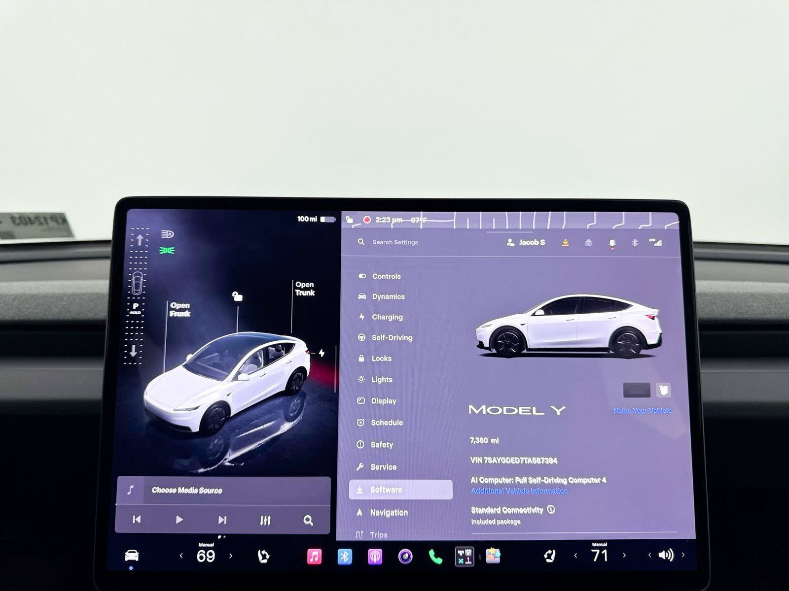 Used 2026 Tesla Model Y 2WD image 27