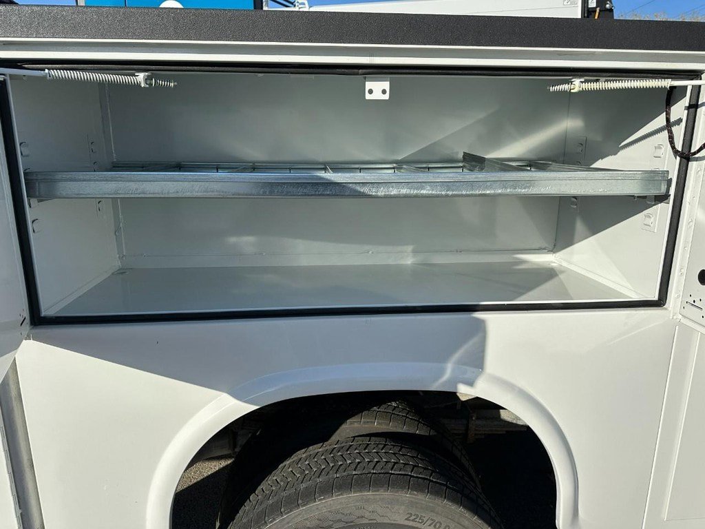 New 2024 Ford F550 4x4 SuperCab Super Duty image 11