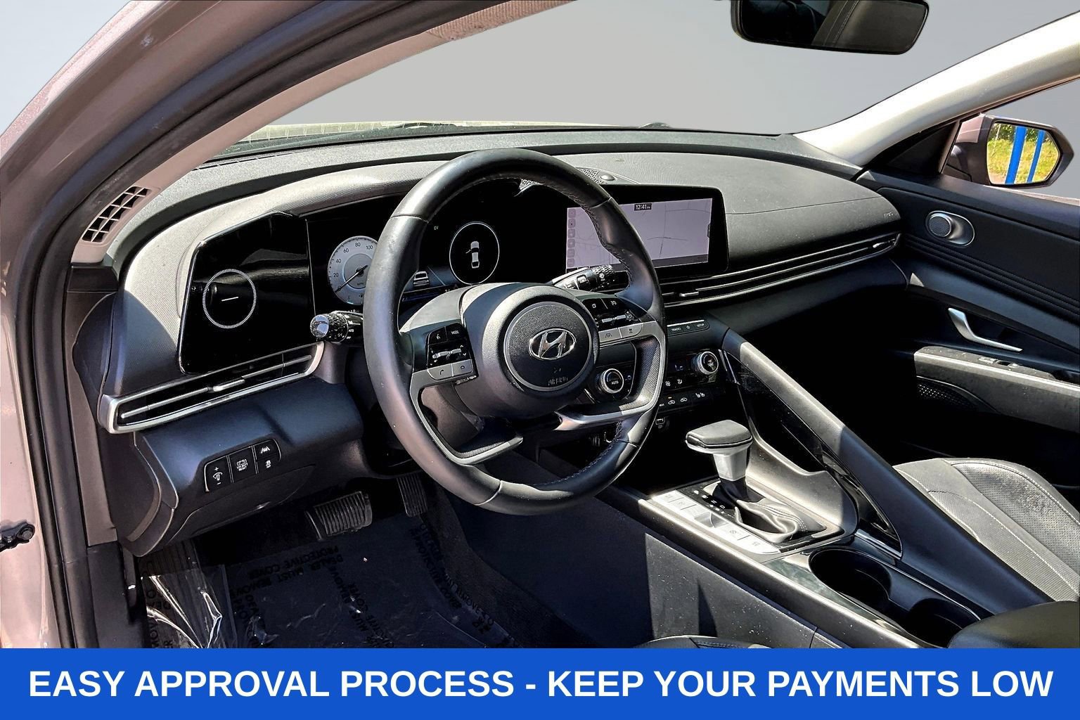 Used 2023 Hyundai Elantra Limited w/ Preferred Accessory Package FWD image 17