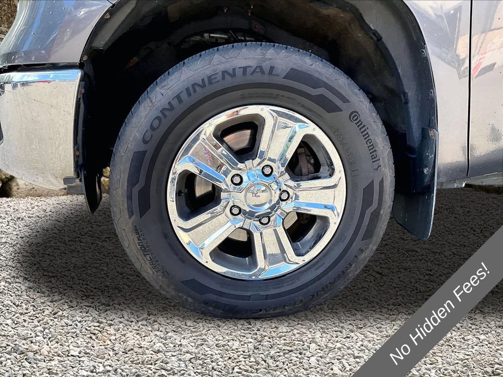 Used 2016 Toyota Tundra SR5 w/ SR5 Upgrade Package AWD/4WD image 9