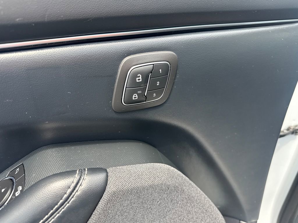 Used 2021 Ford Mustang Mach-E Premium AWD/4WD image 28